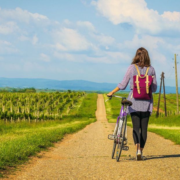 bigstock Practica la marcha meditativa para caminar y meditar a la vez