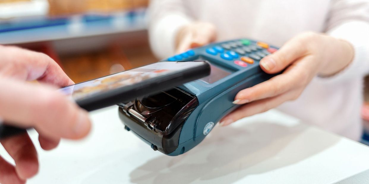 Descubre qué es el “dinero de vuelta” y cómo puede facilitar el acceso al efectivo en la España vaciada (Foto Bigstock) 2 Descubre qué es el “dinero de vuelta” y cómo puede facilitar el acceso al efectivo en la España vaciada (Foto Bigstock) 2