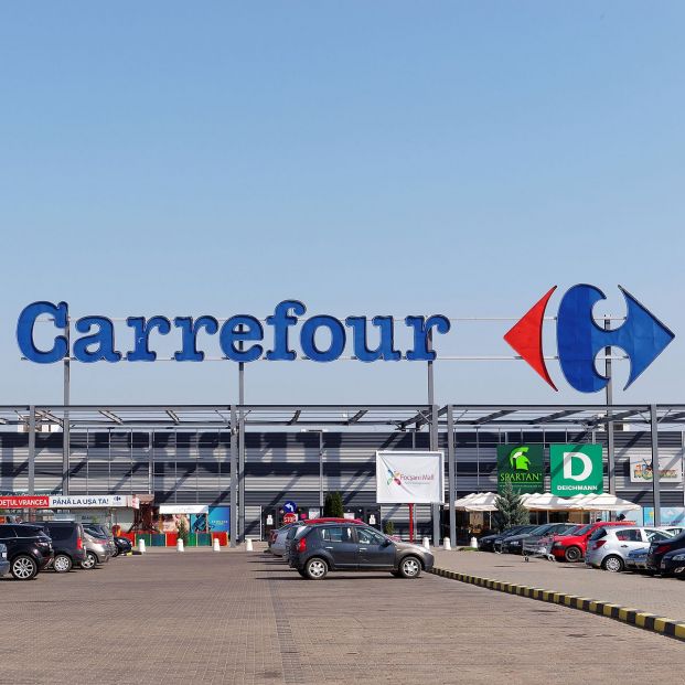 El rácano premio de Carrefour a unos clientes mayores que desata todo tipo de mofas en las redes