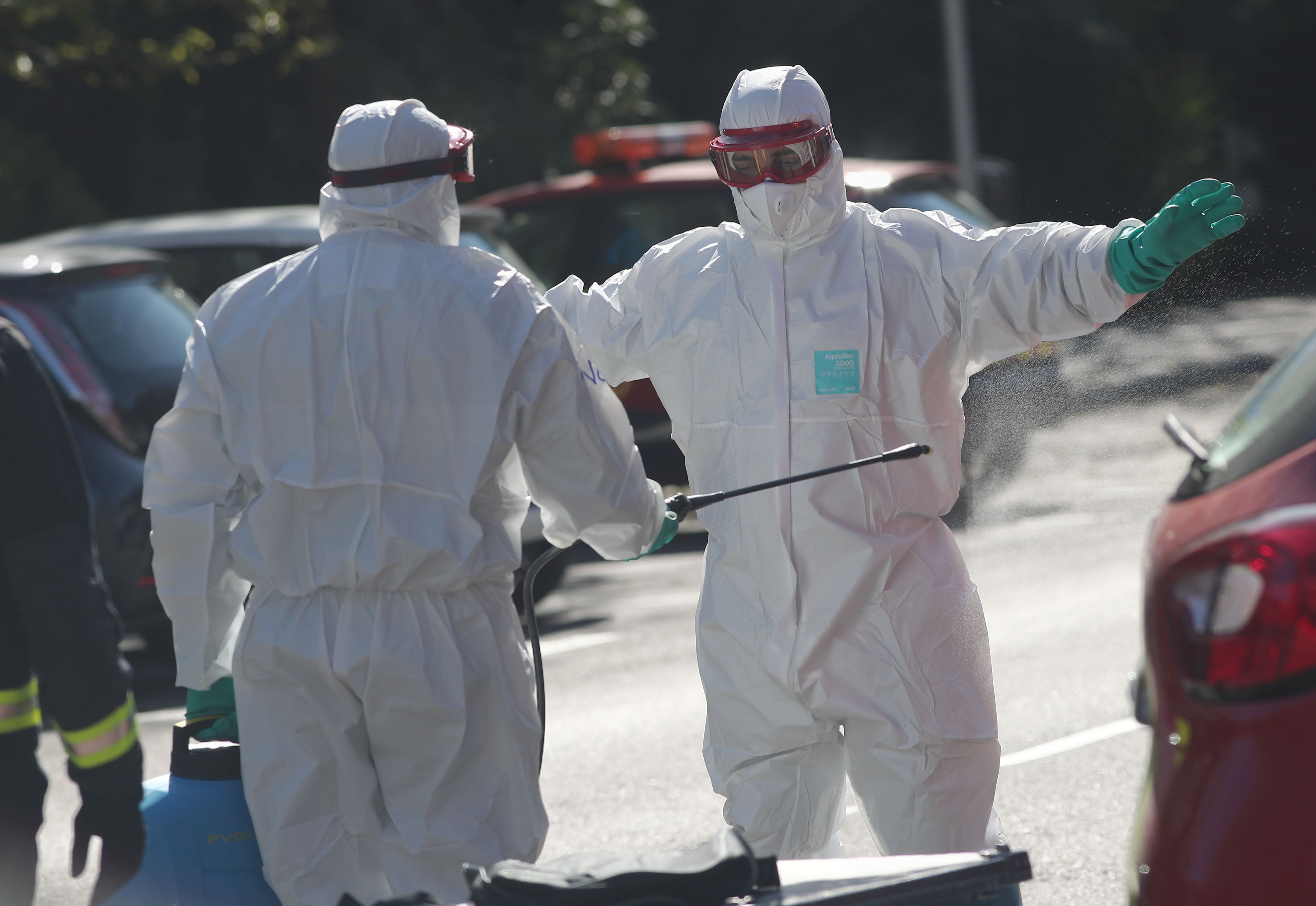 Los bomberos llegaron a recoger cuerpos en residencias que llevaban 6 días en descomposición