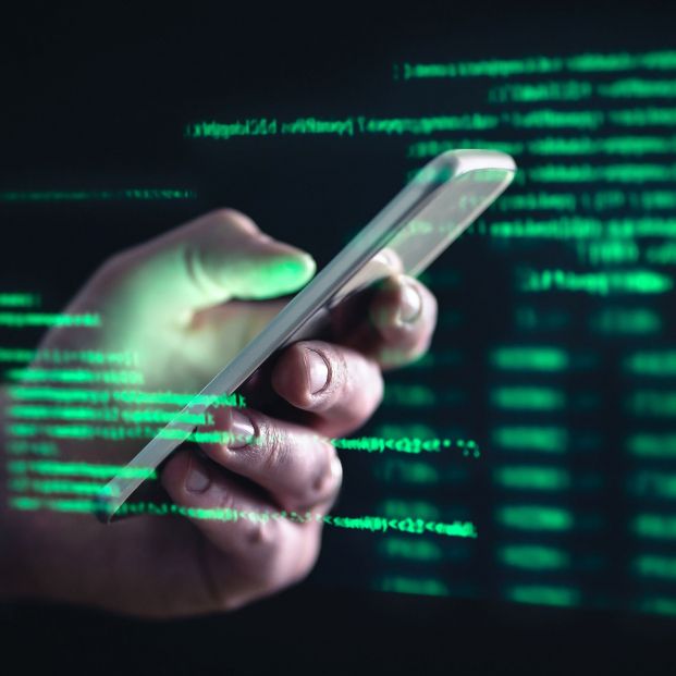 El timo "FedEx": la última estafa vía SMS que te puede robar todo tu dinero El timo "FedEx": la última estafa vía SMS que te puede robar todo tu dinero