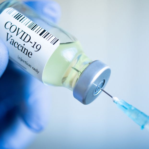 Fernando Simón aclara si hay que tomar aspirina antes de ponerse la vacuna de AstraZeneca. Foto: Bigstock Fernando Simón aclara si hay que tomar aspirina antes de ponerse la vacuna de AstraZeneca. Foto: Bigstock