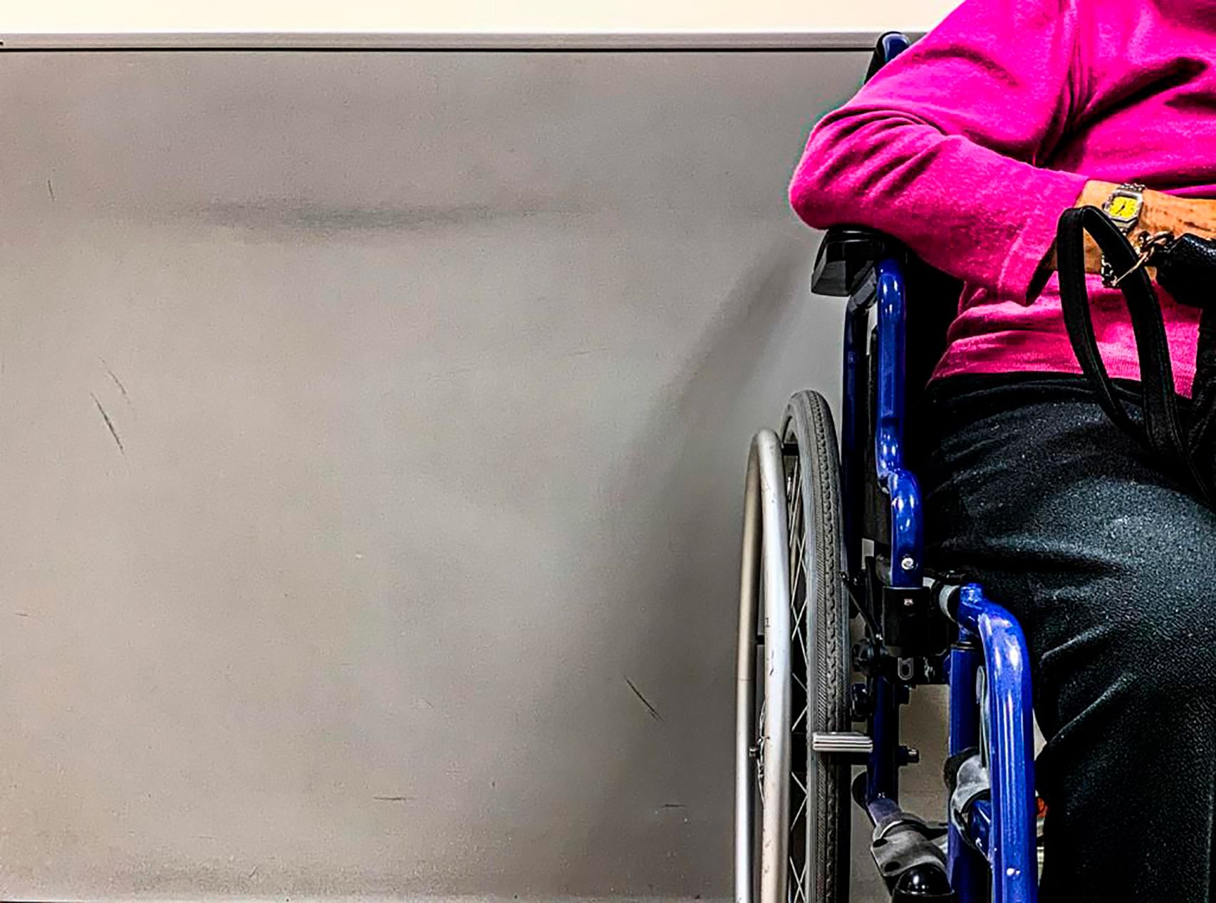 Cataluña cierra una residencia por cometer "infracciones graves" contra los mayores