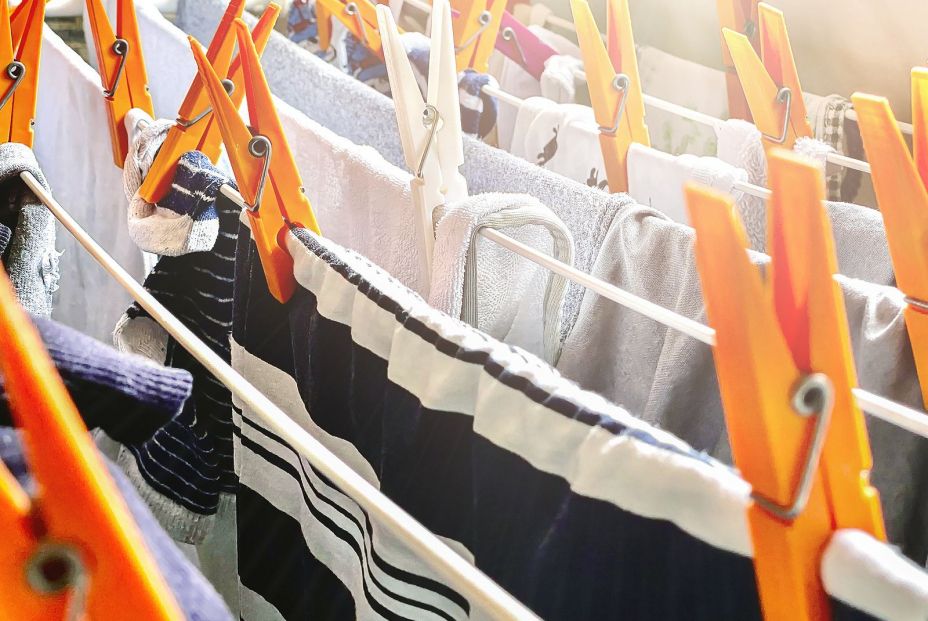 Errores que se cometen al tender la ropa Errores que se cometen al tender la ropa