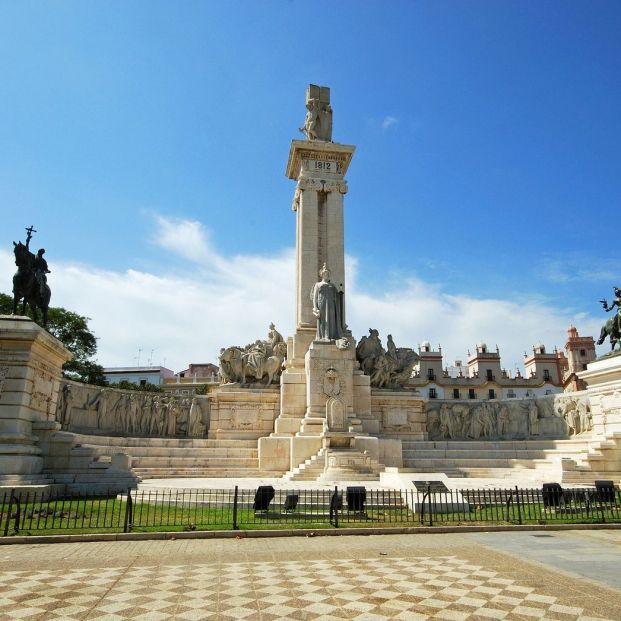 bigstock183946570 Monumento Cortes Cádiz