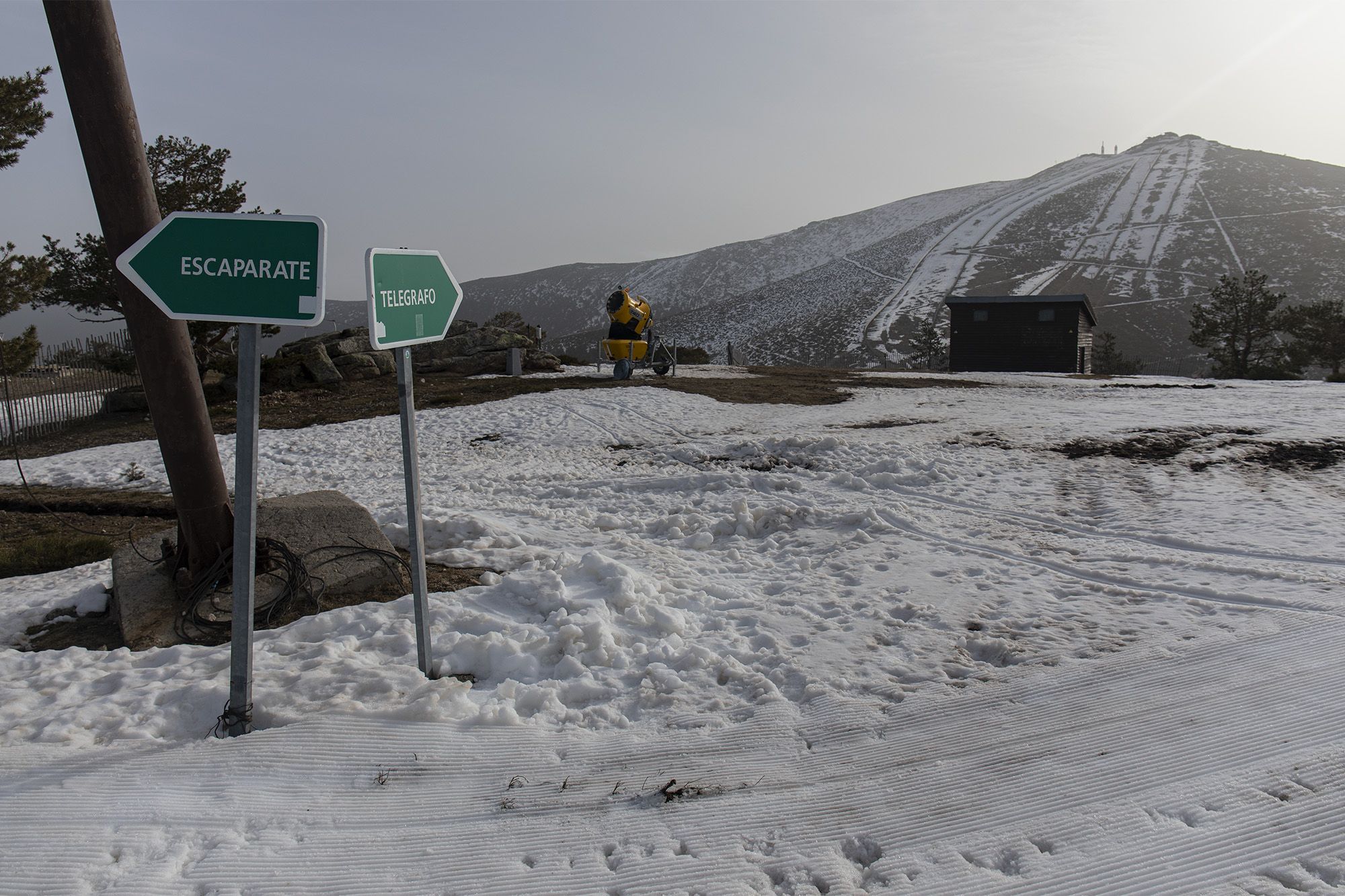 Transición Ecológica obliga a cerrar la Estación de esquí de Navacerrada. Esta es su historia. Foto: Europa Press Transición Ecológica obliga a cerrar la Estación de esquí de Navacerrada. Esta es su historia. Foto: Europa Press