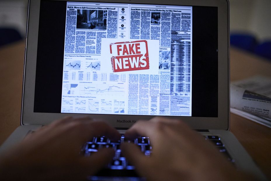 Investigadores y académicos descubren cómo reducir la difusión de información falsa Foto: Europa Press Investigadores y académicos descubren cómo reducir la difusión de información falsa Foto: Europa Press
