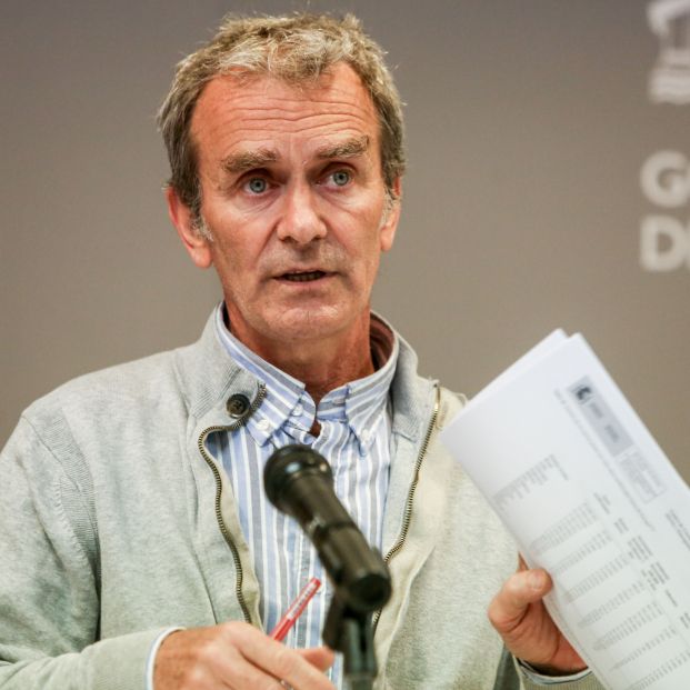 Fernando Simón aclara si hay que tomar aspirina antes de ponerse la vacuna de AstraZeneca Fernando Simón aclara si hay que tomar aspirina antes de ponerse la vacuna de AstraZeneca