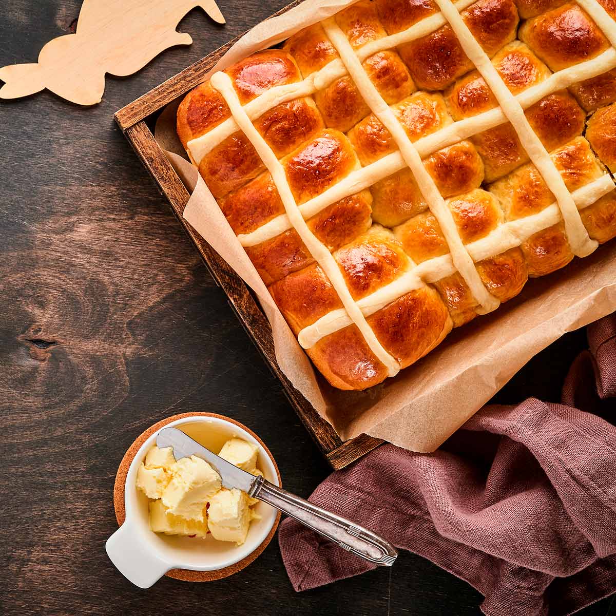 Cómo se hacen los Hot Cross Buns, los deliciosos panecillos de Pascua