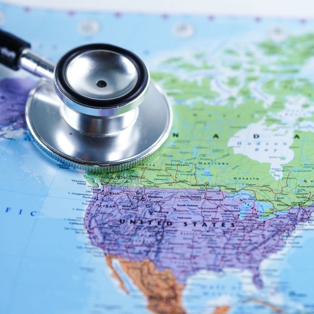 Mapa del mundo. Seguro de viajes(bigstock) Mapa del mundo. Seguro de viajes(bigstock)