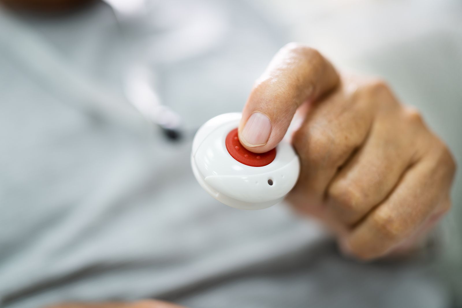 Cuidado con el timo de la teleasistencia: mayores y dependientes están siendo estafados