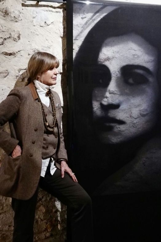 Exposición Cosmogonía de Marga Clark 2015 Exposición Cosmogonía de Marga Clark 2015