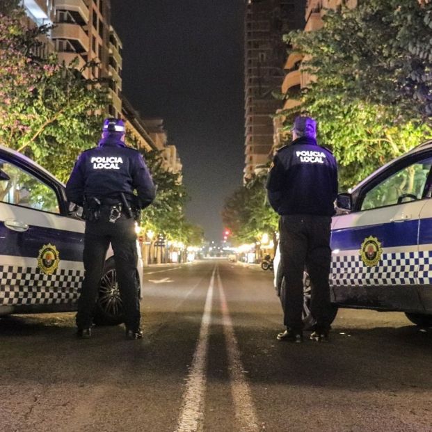 europapress 3621782 policia pone 53 denuncias disuelve botellones interviene fiestas dia 1 621x621