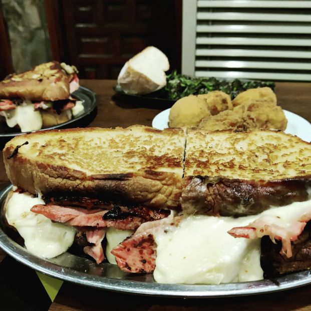 Bar Melo's Bar Melo's