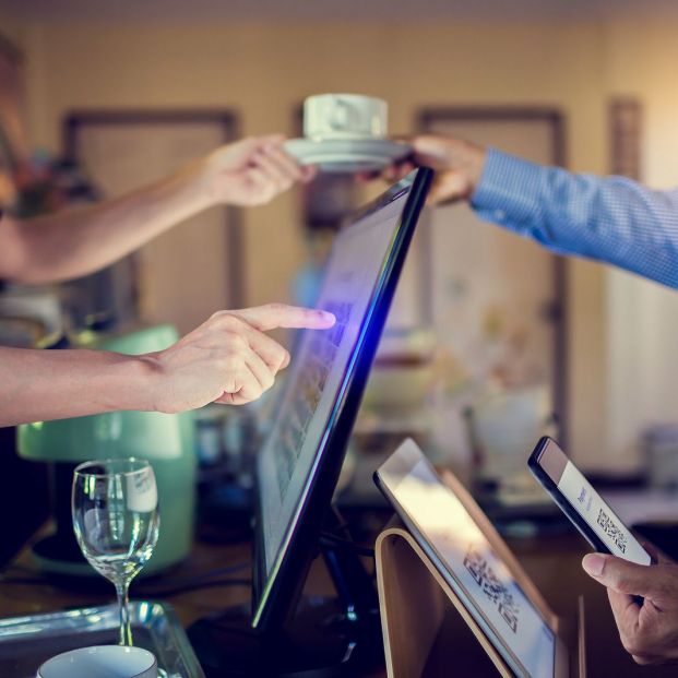 Compra el pan y paga con Bizum Foto: bigstock Compra el pan y paga con Bizum Foto: bigstock