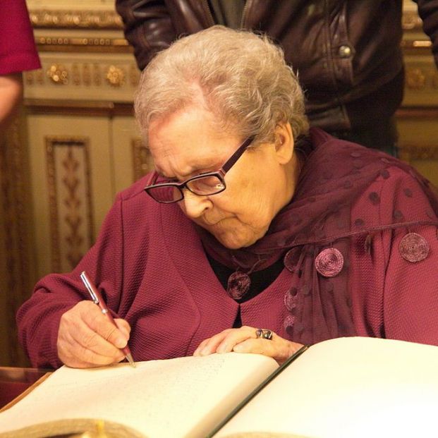 Muere Neus Català a los 103 años