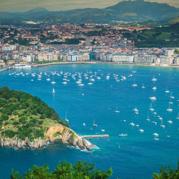 Playas Urbanas, La Concha (bigstock) Playas Urbanas, La Concha (bigstock)