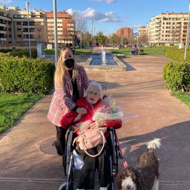 'Adopta Un Abuelo' supera las 40.000 horas de compañía a personas mayores 'Adopta Un Abuelo' supera las 40.000 horas de compañía a personas mayores
