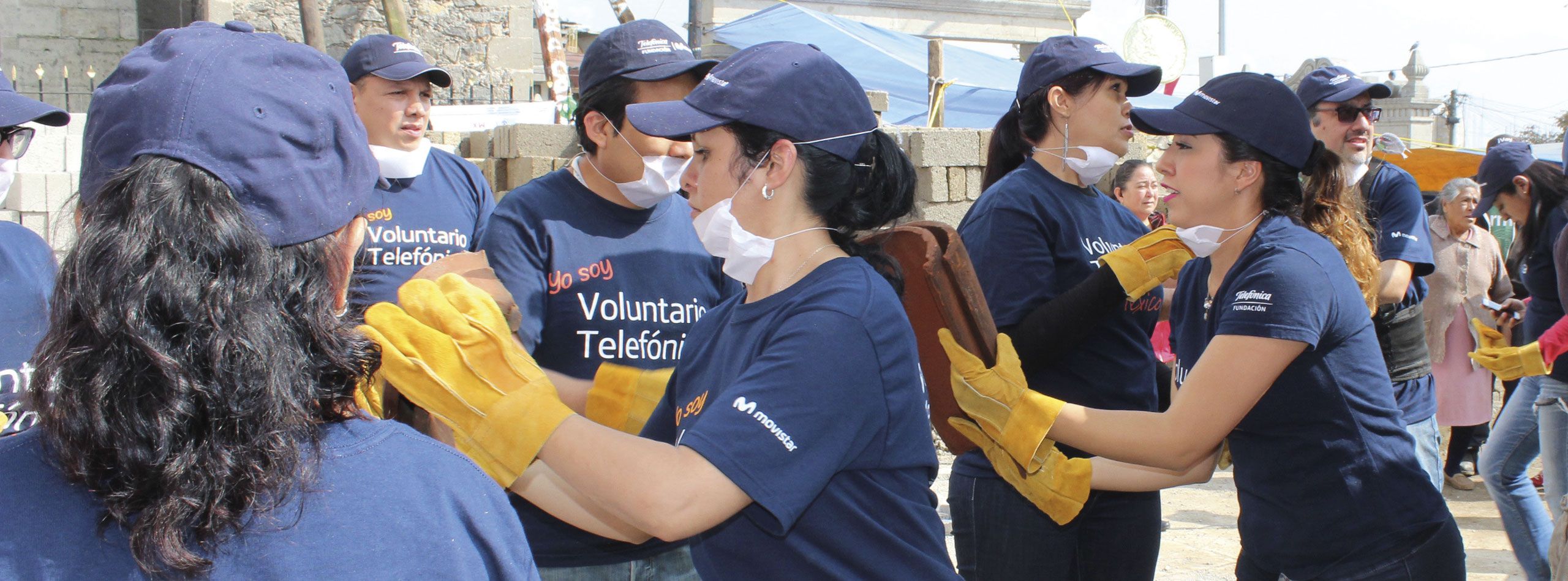 Voluntarios Telefónica conecta a mayores y jóvenes en el Día Europeo de la Solidaridad. Foto: Fundación Telefónica
