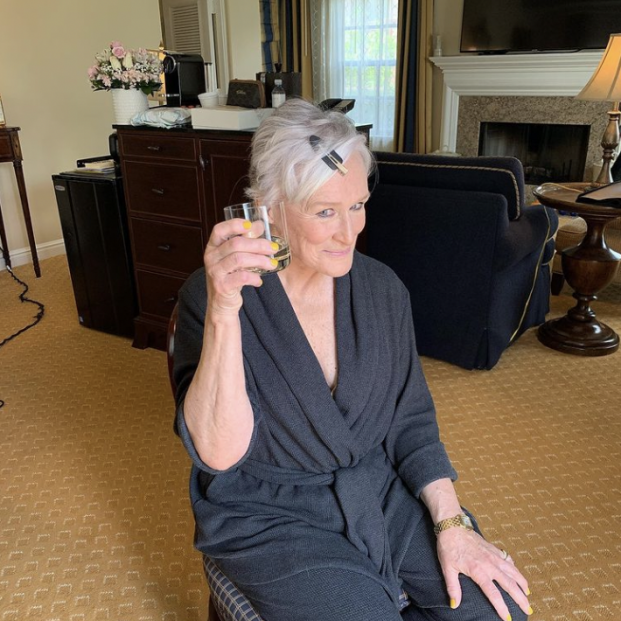 Glenn Close preparándose para la gala de los Oscar (instagram) Glenn Close preparándose para la gala de los Oscar (instagram)