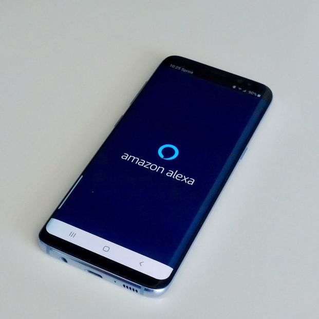 ¿Cómo puedo configurar mi Amazon Echo con Alexa? Foto: bigstock ¿Cómo puedo configurar mi Amazon Echo con Alexa? Foto: bigstock