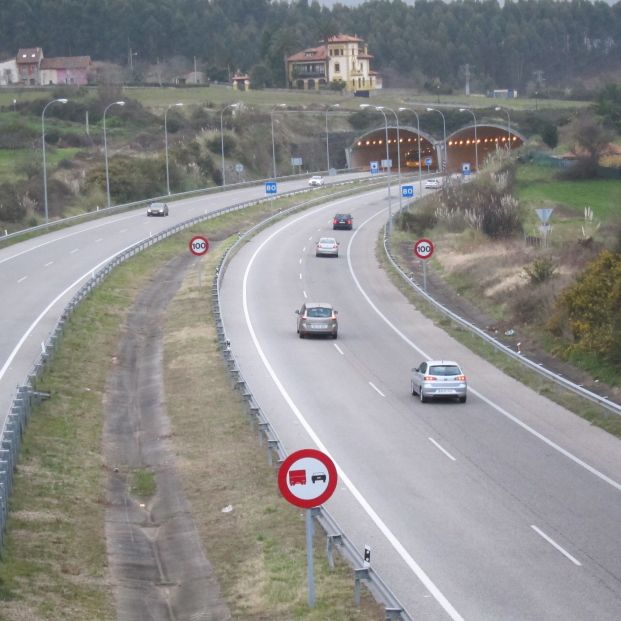 Polémica por la propuesta del Gobierno de aplicar peajes en todas las autovías Polémica por la propuesta del Gobierno de aplicar peajes en todas las autovías