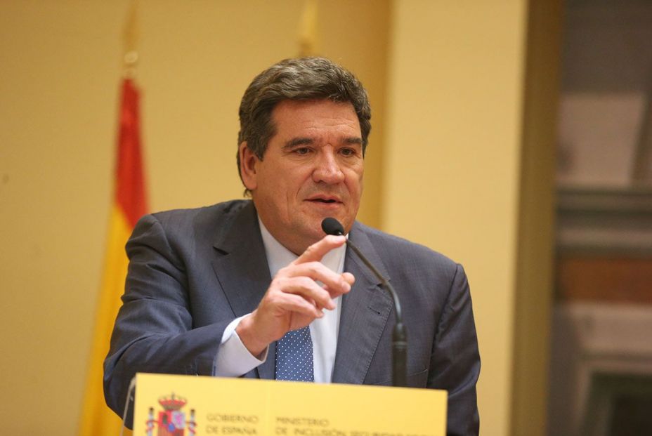 Escrivá cede y dejará la jubilación forzosa en los convenios, pero sube la edad a 68 años