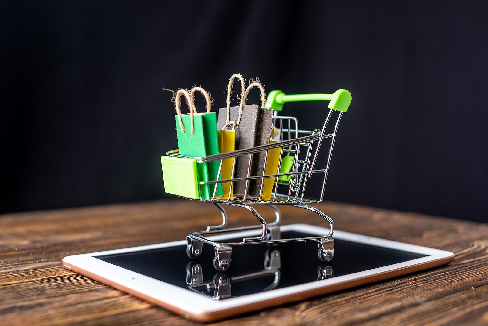 Ya puedes hacer compras desde WhatsApp Foto: bigstock