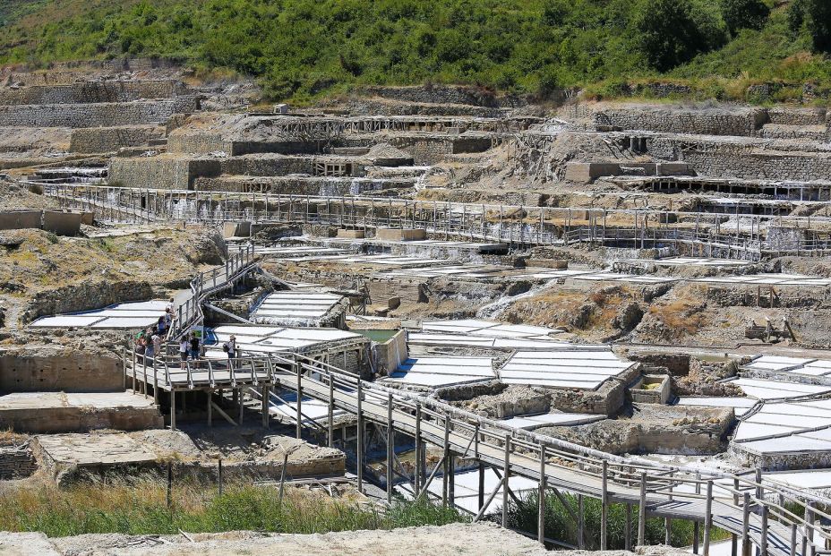 bigstock Salinas De Anana In Basque Cou 192636193