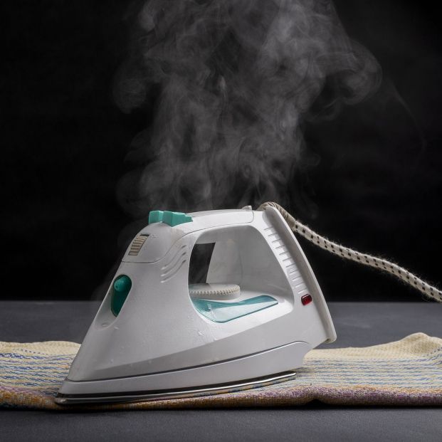 ¡Fuera cal! Elimina la suciedad del interior de la plancha con estos trucos Foto: bigstock ¡Fuera cal! Elimina la suciedad del interior de la plancha con estos trucos Foto: bigstock