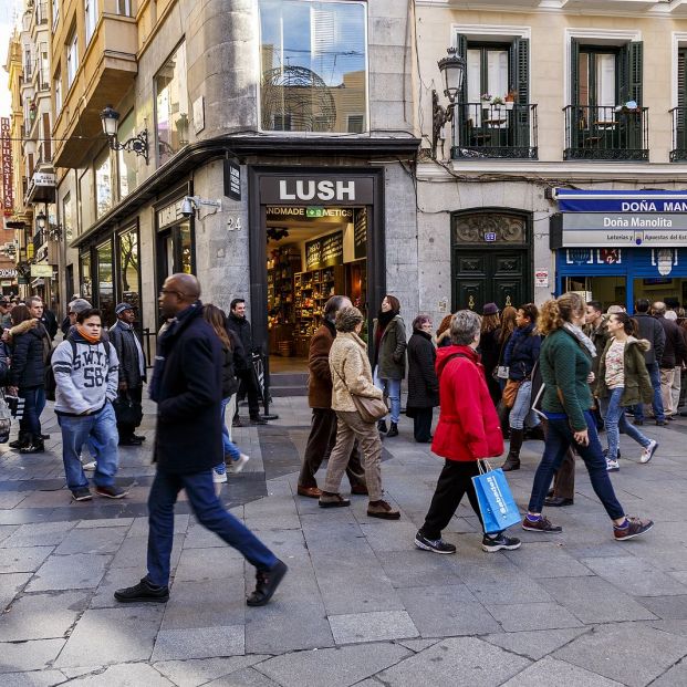 Cobrar la lotería y otras cosas que no sabías que podías hacer con Bizum (Foto Bigstock) 2 Cobrar la lotería y otras cosas que no sabías que podías hacer con Bizum (Foto Bigstock) 2