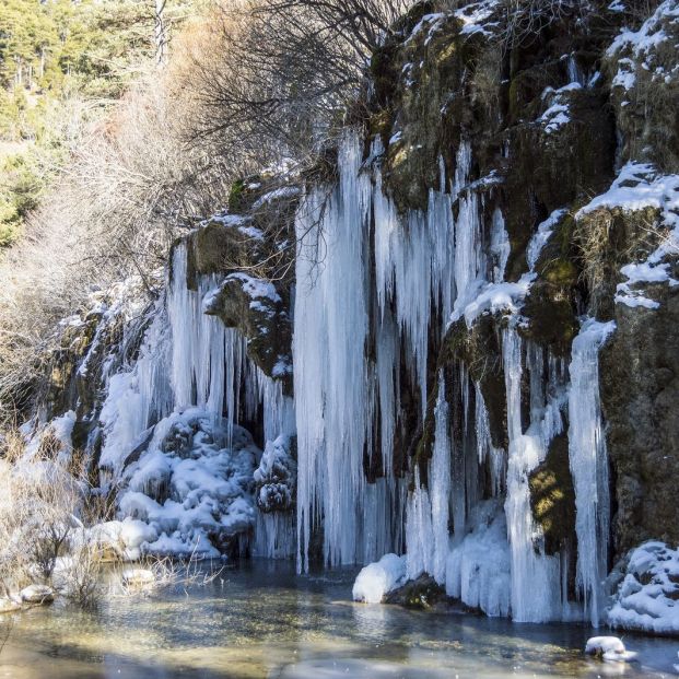 Nacimientos ríos España. Río Cuervo(bigstock) Nacimientos ríos España. Río Cuervo(bigstock)