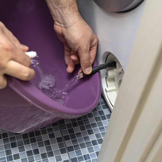 El truco súper sencillo para que la lavadora no deje pelusas en la ropa El truco súper sencillo para que la lavadora no deje pelusas en la ropa