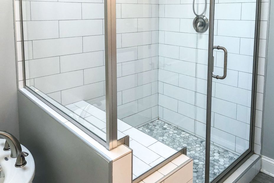 Sigue estos trucos de expertos para eliminar la cal del vidrio de la ducha