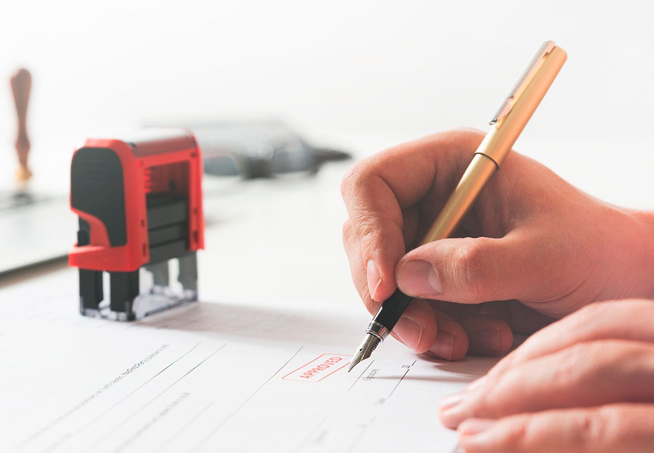 Cómo y cuándo otorgar poderes notariales a tus hijos