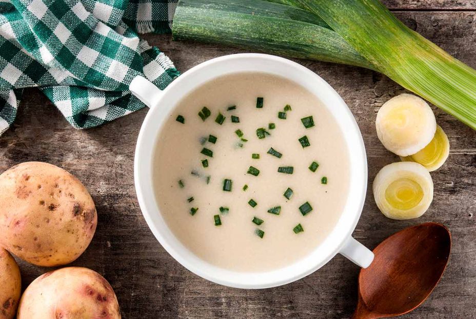 Cómo hacer vichyssoise, la crema fría de puerro ideal para el verano