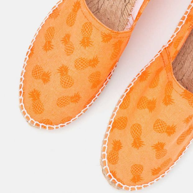 Vaqueros push-up, alpargatas españolas y mucho más: la colección de mujer de Carrefour que querrás