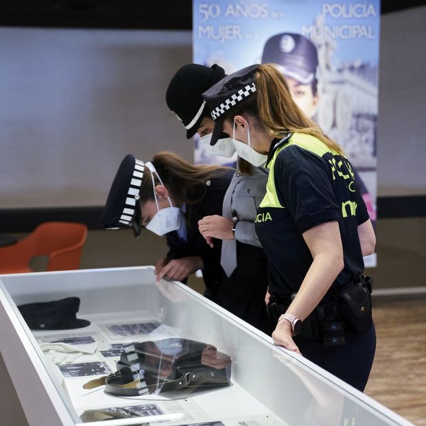 EuropaPress 3737774 varias agentes policia municipal exposicion 50 anos mujer policia municipal EuropaPress 3737774 varias agentes policia municipal exposicion 50 anos mujer policia municipal