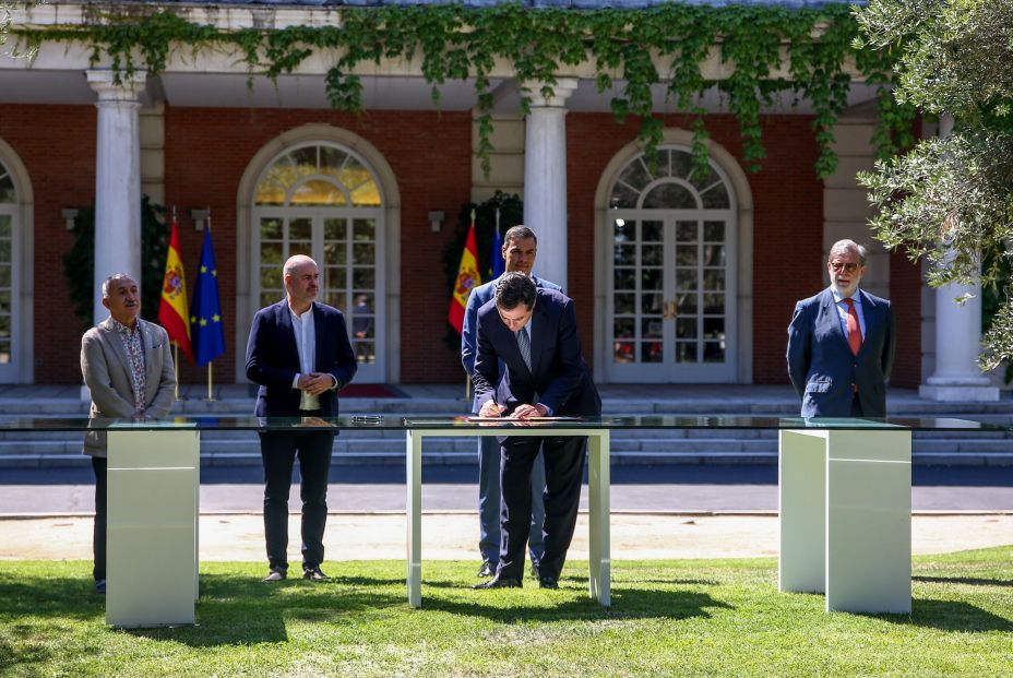 Sindicatos y patronal, en contra del recorte de las pensiones a los 'baby boomers' de Escrivá. Foto: Europa Press Sindicatos y patronal, en contra del recorte de las pensiones a los 'baby boomers' de Escrivá. Foto: Europa Press