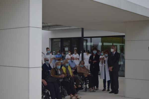 Homenaje a Samuel en la residencia de mayores donde trabajaba: "Le adorábamos"