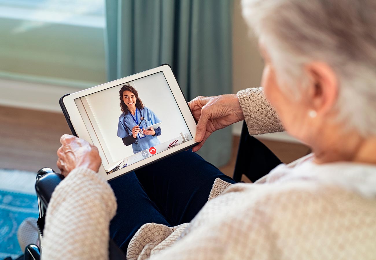 El futuro de las residencias pasa por más oferta asistencial y cuidados profesionales a domicilio