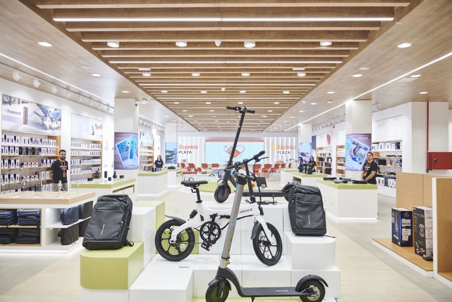 AliExpress Plaza ubicada en el Centro Comercial Intu Xanadú AliExpress Plaza ubicada en el Centro Comercial Intu Xanadú