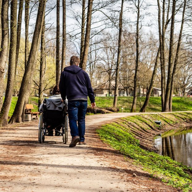 Uno de cada cuatro cuidadores no profesionales ha sufrido un deterioro de su calidad de vida. Foto: Bigstock Uno de cada cuatro cuidadores no profesionales ha sufrido un deterioro de su calidad de vida. Foto: Bigstock
