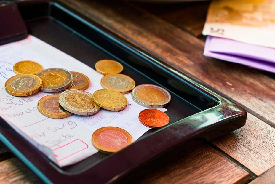 Si dejo propina pagando con tarjeta, ¿dónde va realmente?