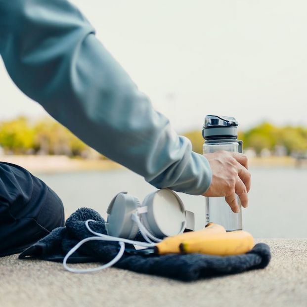 bigstock Hidratarse tras el ejercicio bigstock Hidratarse tras el ejercicio