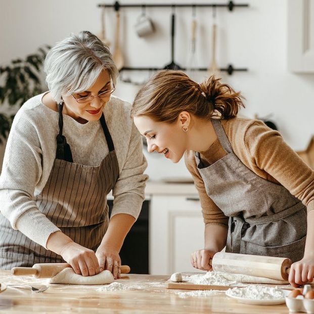 bigstock Abuela cocinando