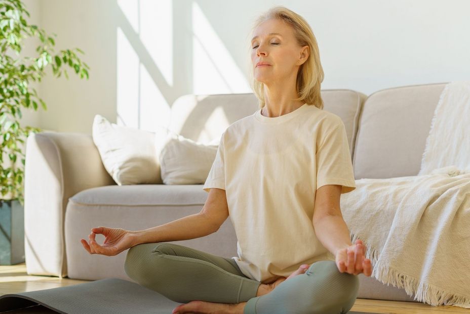 Prueba estas cinco posturas de yoga sentado Prueba estas cinco posturas de yoga sentado