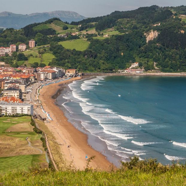Panorámica de Zarautz (bigstock) Panorámica de Zarautz (bigstock)