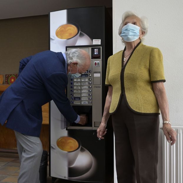 Los hombres mayores disfrutan de más ventajas que las mujeres de su edad. Foto: Europa Press 