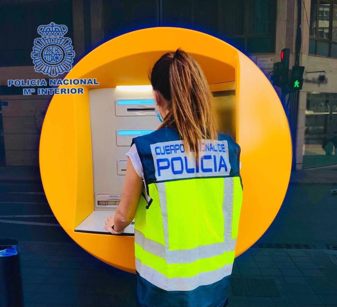 Cuidado con el 'timo de la siembra': así pueden robar al salir del banco